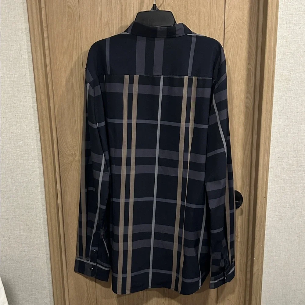 Stylish Plaid Button-Up Shirt - Picture 2 of 2